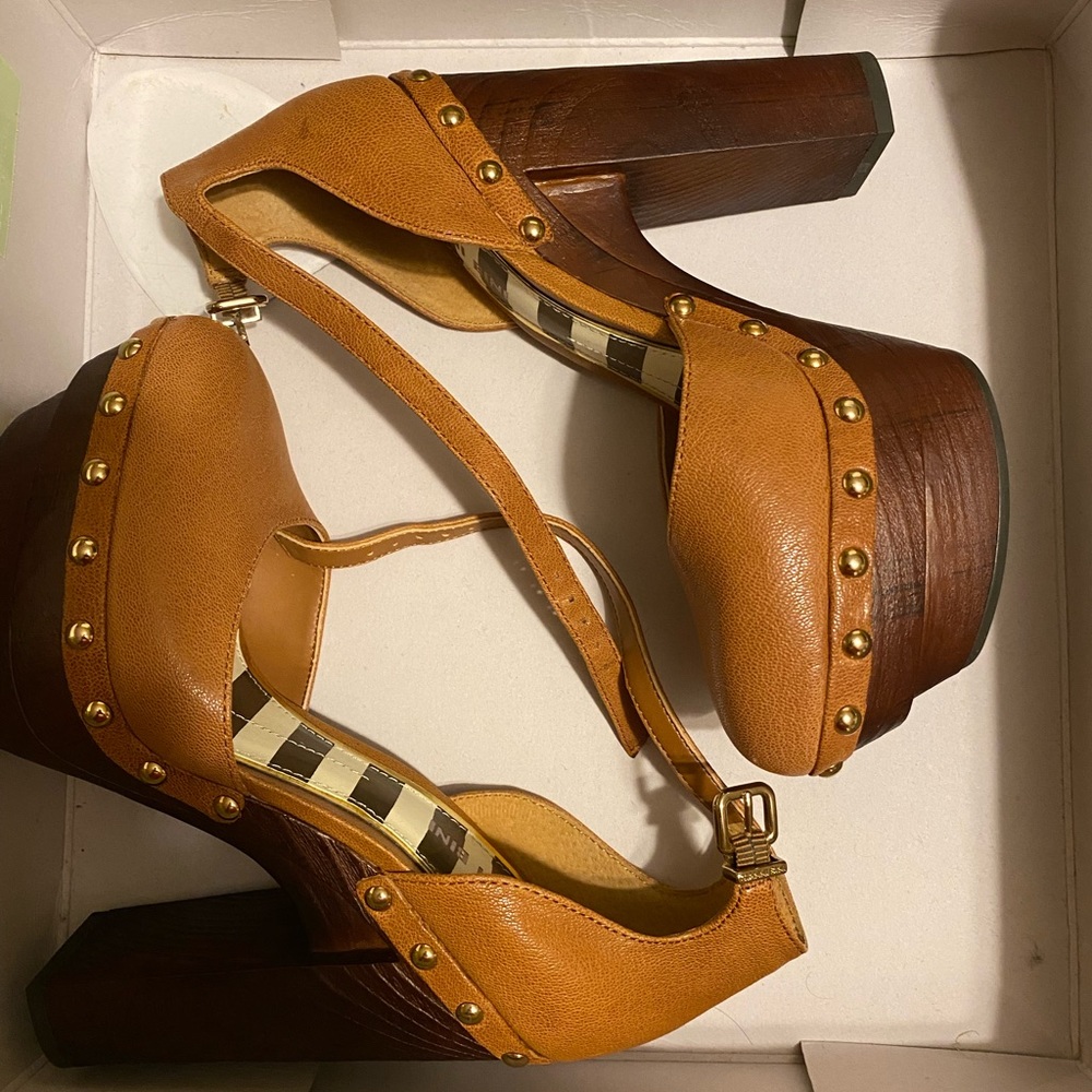 Womens shoes
